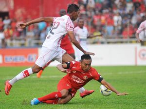 Set-Piece Menghukum Semen Padang