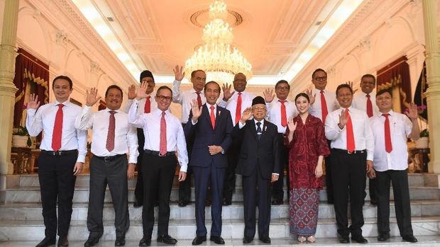 3 Gaya Berbeda Jokowi Kenalkan Para Pembantunya