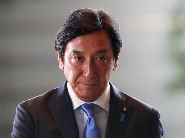 Menteri Perdagangan Jepang Mundur karena Skandal Donasi Melon Menteri Perdagangan Jepang Mundur karena Skandal Donasi Melon