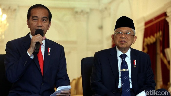 Presiden Jokowi telah memilik 12 wakil menteri. Jokowi memperkenalkan mereka dengan cara yang sama seperti mengumumkan menteri yakni lesehan.