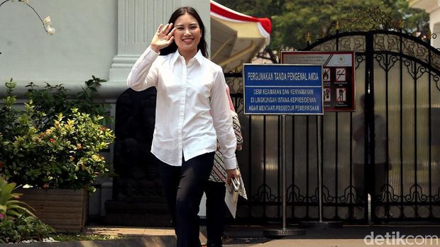 Angela Tanoesoedibjo  / 