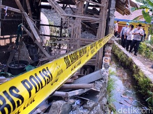 Rumah Warga Hancur Akibat Ledakan Petasan di Sukabumi