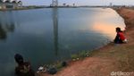 Yuk! Menikmati Sore Sambil Memancing di Danau Masjid Al Jabbar
