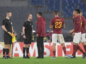 Kritik Penalti Gladbach, Dzeko: Sebuah Kesalahan Serius dari Wasit