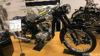 Pada tahun 1954, Suzuki merilis sepeda motor pertamanya Colleda. Selain merilis Colleda, Suzuki juga merilis seri mobil Suzulight yang menjadi cikal bakal mobil penumpang Suzuki.Foto: Mochammad Zhacky/detikcom
