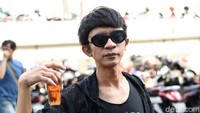 Selamat liburan ya Raffi, Aming minta diajak nih! Pool/Noel/detikFoto.