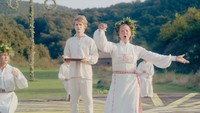 Sehingga tak heran film Midsommar mendapatkan banyak perhatian. Karena selain menyuguhkan jalan cerita yang menarik, film ini juga diisi dengan barisan makanan yang keren. Foto: Istimewa