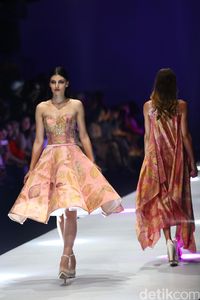 Kain Ramah Lingkungan Indonesia dari Kulit Jengkol Diminati Pasar Kuwait