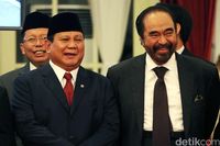 Politik Prabowo: Hangat dengan Mega, Akrab dengan Paloh