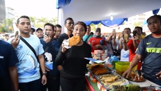 Melihat Lagi 5 Momen Kampanye Gemar Makan Ikan ala Susi Pudjiastuti