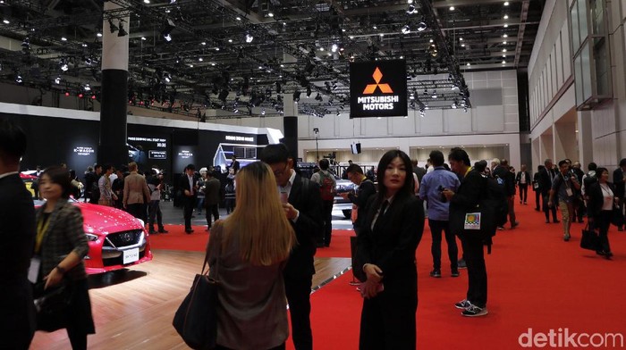 Pameran otomotif Tokyo Motor Show kembali digelar. Mobil super hingga kendaraan listrik bertaburan di pameran tersebut. Penasaran?