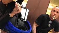 Es krim jadi salah satu makanan yang paling disukainya. Lihat saja nih tampang imutnya saat melahap es krim. Foto: Instagram @radja_nainggolan_l4