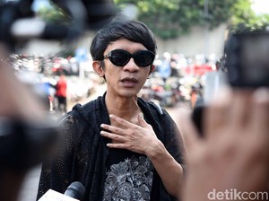 Aming Beri Ungkapan Bijak, Ingatkan Nikmati Hidup