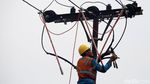 Melihat Aktivitas Petugas PLN di Pulau Terdepan RI
