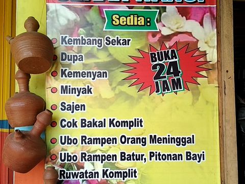 Toko perlengkapan ritual di Blitar/