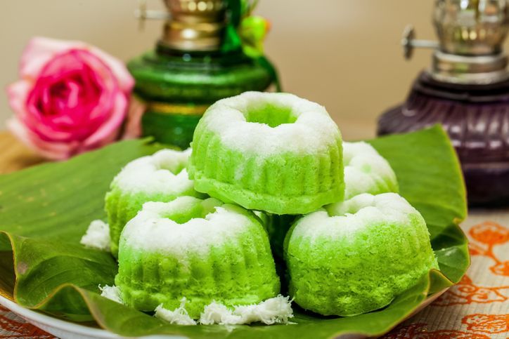 This Indonesian Food Putu Putri Ayu Pandan Suji coming from Indonesia South East Asia. The food is soft, very delicious and created from common ingredients. This green cake categorized as traditional food and also called 