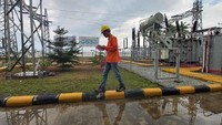 Geliat ekonomi tumbuh di Natuna sejak 2015 setelah PLN menambah pasokan listrik bertenaga diesel sebesar 9.500 killo Watt di tiga lokasi di daerah tersebut. Istimewa/Dok. PLN.