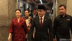Potret Perdana Wakil Menteri Angela Tanoe di Kantornya