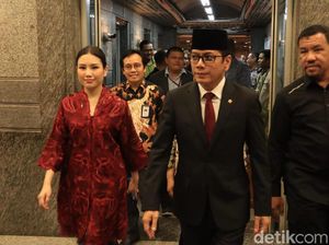 Menunggu Turis Nakal Dibikin Jera Wishnutama-Angela