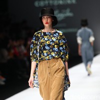 Tahun lalu, British Council juga menggelar peragaan bersama konsep sama di Jakarta Fashion Week. Ia berharap, fashion show seperti ini dapat menginspirasi pelaku industri mode dan ekonomi kreatif agar semakin inklusif, baik dalam merancang produk, proses produksi, hingga pemasaran yang lebih mencerminkan keberagaman. (Foto: Rifkianto Nugroho/detikfoto)