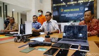 BBA sudah melancarkan aksinya sejak 2014 lalu. Dia menyebut tersangka mempelajari modus ini secara autodidak lewat situs di internet.