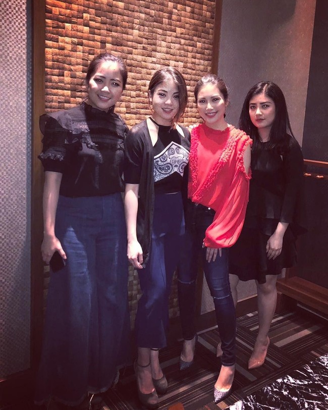 Angela Tanoesoedibjo menyebut ketiga adiknya sebagai avengers crew. Dari ketiga adiknya itu hanya adik perempuan terkecilnya Clarissa Tanoesoedibjo yang tidak terjun ke politik karena masih menunut ilmu di Amerika Serikat.  Foto: Dok. Instagram @angelatanoesoedibjo