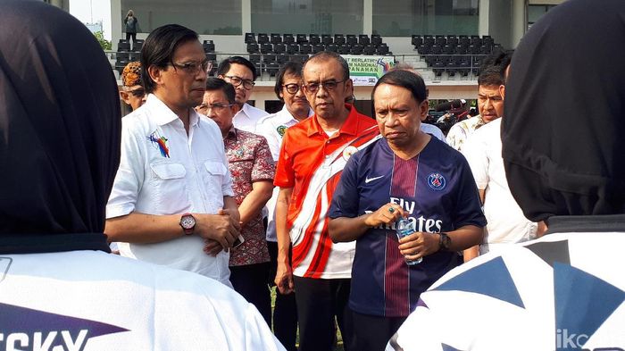 Menpora Zainudin Amali saat meninjau pelatnas SEA Games 2019. (Mercy Raya/detikSport) Menpora Zainudin Amali saat meninjau pelatnas SEA Games 2019. (Mercy Raya/detikSport)