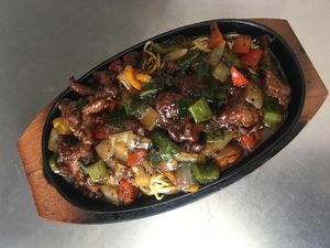 Makan Puas Nasi Kapau, Bakmi, hingga Sate Taichan yang Bikin Laper