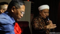 Dalam diskusi tersebut Wakil Ketua Majelis Tabligh PP Muhammadiyah, Fahmi Salim mengungkapkan adanya kekecewaan mereka akibat posisi Menteri Pendidikan dan Kebudayaan (Mendikbud) diisi oleh Nadiem Makarim. Meski demikian, Fahmi menegaskan kekecewaan itu bukan dalam urusan pragmatis karena Muhammdiyah tidak ikut dalam politik praktis.