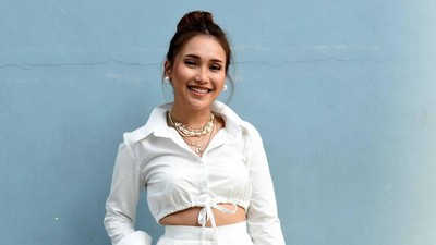 Putih-putih Melati Ayu Ting Ting