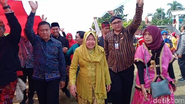 Wali Kota Risma kirab bendera merah putih/
