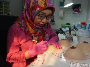 Foto: Payudara Prostetik yang Tampak Asli dan Proses Pembuatannya