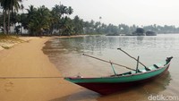 Pantai Batu Kasah jadi salah satu destinasi wisata menarik yang tak boleh dilewatkan saat berkunjung ke Natuna.