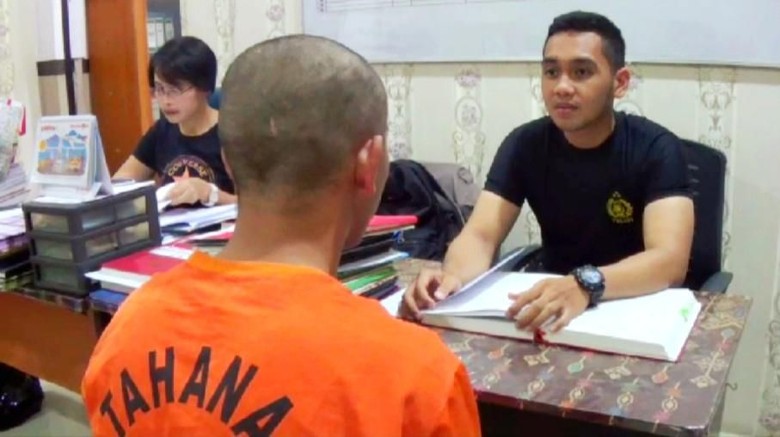 Guru di Manado Ternyata Dikeroyok Sebelum Ditikam, Satu Pelajar Ditangkap Guru di Manado Ternyata Dikeroyok Sebelum Ditikam, Satu Pelajar Ditangkap