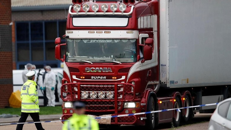 Polisi Pastikan 39 Jasad di Truk Inggris WN Vietnam Polisi Pastikan 39 Jasad di Truk Inggris WN Vietnam