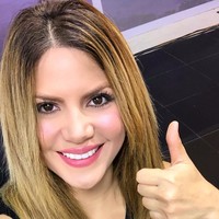 Jika melihat wajahnya, mungkin Anda akan mengingat sosok Shakira. Ya, Rebeca Maiellano, begitu namanya, memang kerap dijuluki sebagai kembaran Shakira. (Foto: Instagram/@shakibecca)