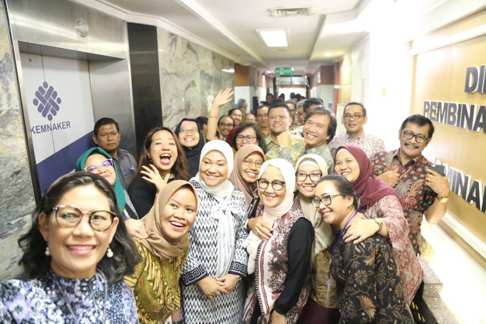 Jadi Menteri, Ida Fauziyah Disambut Antusias Pegawai Kemnaker