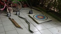 Barang bukti disita dari rumah terduga teroris berinisial SG. SG ditangkap di Cileungsi, Bogor, pada pagi tadi. (Foto: Dok. Istimewa)
