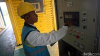 Sistem listrik di Kabupaten Natuna termasuk pulau-pulau tersebar hingga pulau terluar terdiri dari 12 subsistem kelistrikan dengan total daya 35,8 Megawatt dan memiliki daya mampu 29.5 Megawatt dengan beban puncak 14.2 Megawatt.