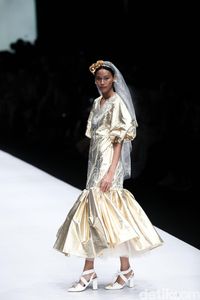 Tips Memilih Baju Sesuai Warna Kulit Kamu