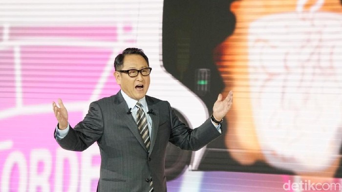 Presiden Toyota, Akio Toyoda membuka pameran Tokyo Motor Show di Aomi Exhibition, Jepang.