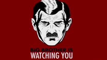 Big Brother adalah simbol pemerintahan totaliter yang mengawasi setiap langkah warganya dan siapa pun yang menentang pemerintah. Dengan munculnya kecanggihan teknologi dan artificial inteligence, ketakutan akan sosok fiktif Big Brother menjadi lebih relevan sekarang. Foto: via Brainberries