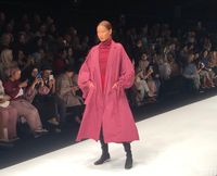 Karya Zaskia Sungkar hingga Baju Teknologi Thermal di Jakarta Fashion Week