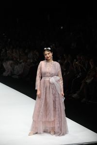 Karya Zaskia Sungkar hingga Baju Teknologi Thermal di Jakarta Fashion Week