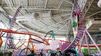 Diperkirakan 2.500 orang mengunjungi mall pada hari pembukaannya, meskipun baru ada taman bermain Nickelodean saja. Adam Jeffery/CNBC.