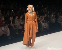 Karya Zaskia Sungkar hingga Baju Teknologi Thermal di Jakarta Fashion Week
