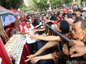 18 Ribu Porsi Soto DIsajikan Ganjar Pranowo untuk Syukuran Presiden Jokowi