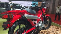 Honda CT125 menggunakan rem cakram di bagian depan dan belakang. Teknologi ABS juga tersemat pada motor bebek ini. Foto: Nugroho Tri Laksono.