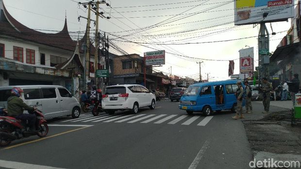 Uji Coba Sistem 2-1 di Puncak, Warga: Macet Parah!