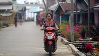 Pada tahun 2018 PLN telah memberikan layanan listrik selama 12 jam dengan menggunakan pembangkit listril tenaga diesel.